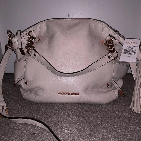 Michael Kors Devon Vanilla Leather Hobo Bag - Picture 2 of 8